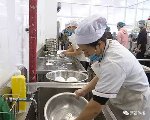 大沥镇社区工作人员参观学习规范化食品安全生产